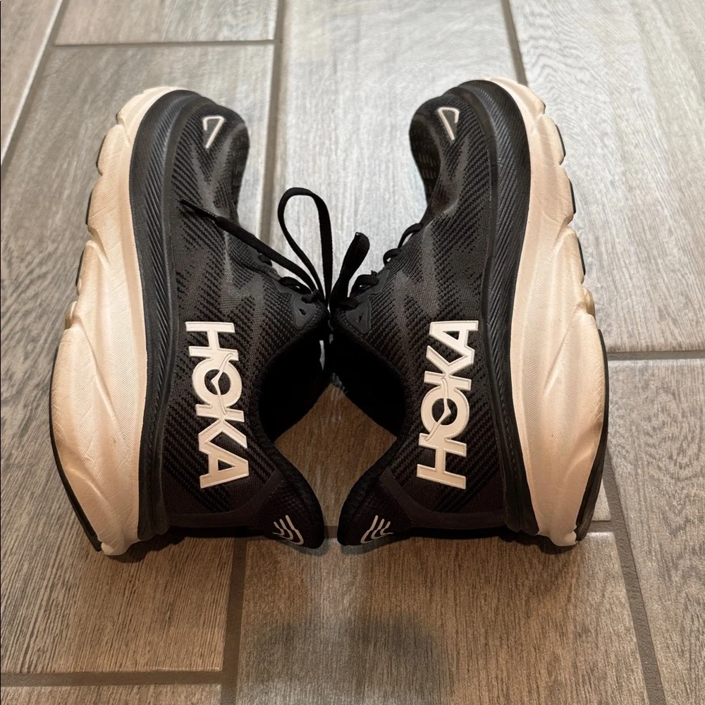 Hoka Clifton 9 Black and White Running Shoes - Picture 13 of 16